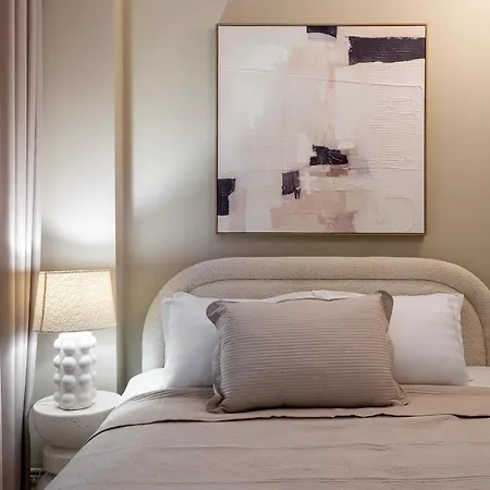 Stylish 2br Gem In The Heart Of Piata Romana شقة *