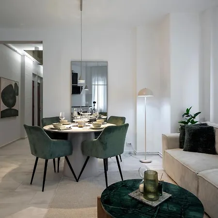 Stylish 2br Gem In The Heart Of Piata Romana شقة