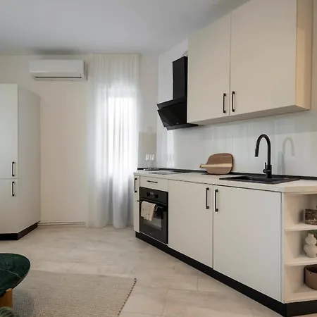 Stylish 2br Gem In The Heart Of Piata Romana *