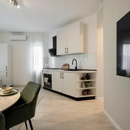 Stylish 2br Gem In The Heart Of Piata Romana