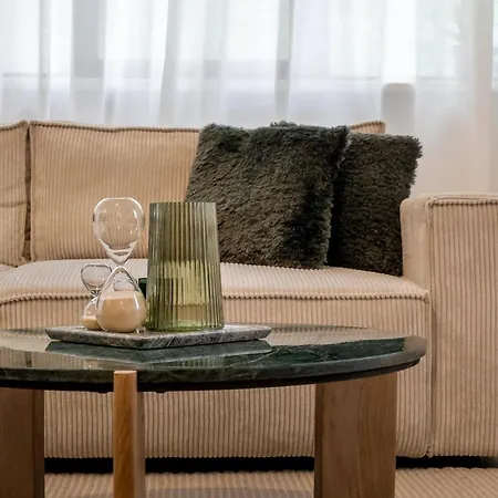 Stylish 2br Gem In The Heart Of Piata Romana