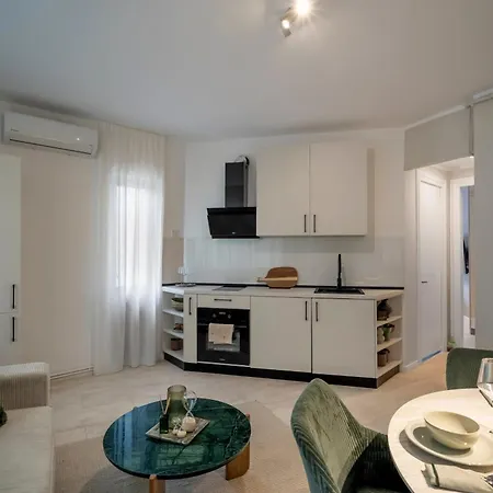 Stylish 2br Gem In The Heart Of Piata Romana * بوخارست