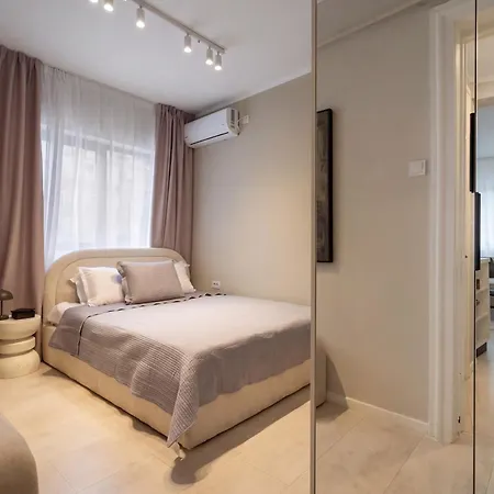 Stylish 2br Gem In The Heart Of Piata Romana شقة بوخارست