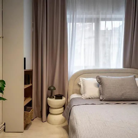 Stylish 2br Gem In The Heart Of Piata Romana بوخارست